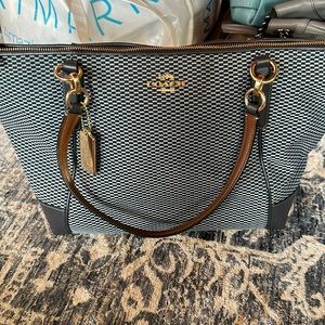 Women’s coach hand bag
